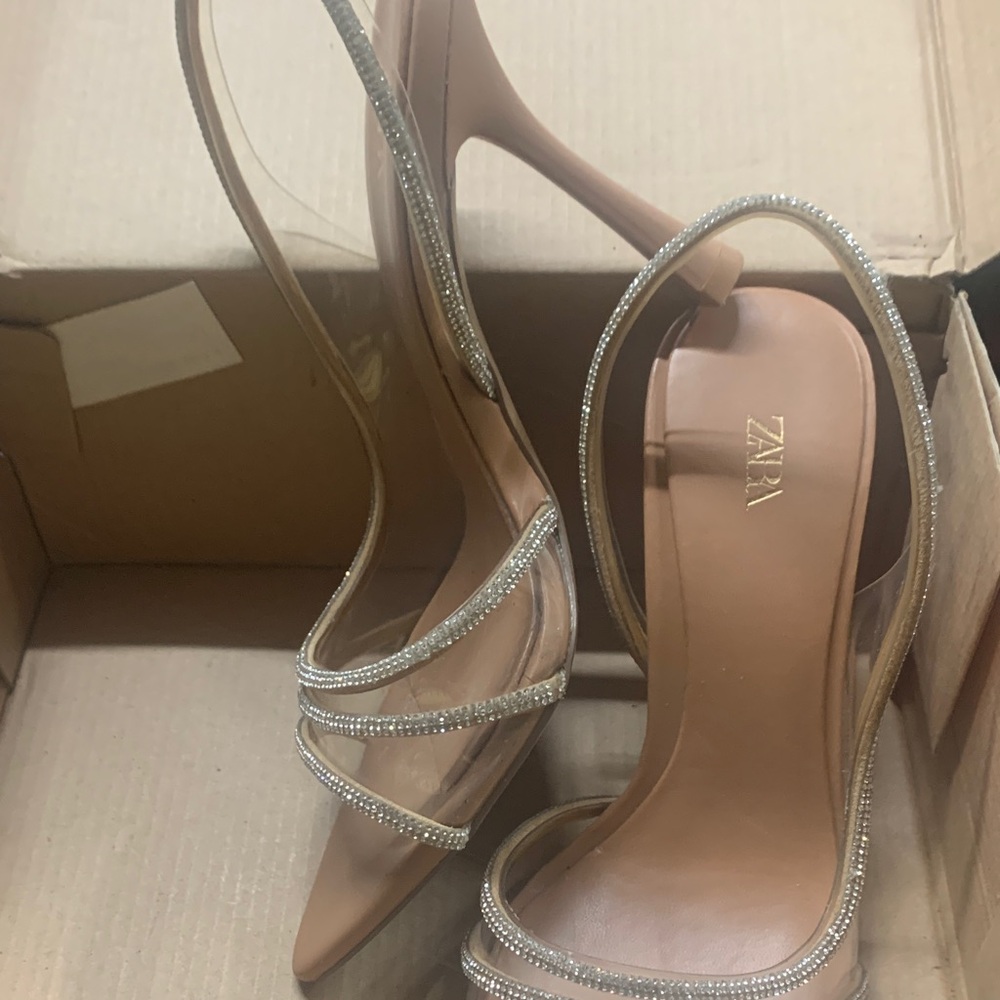 Zara Women's Elegant Tan and Silver Heels size 6